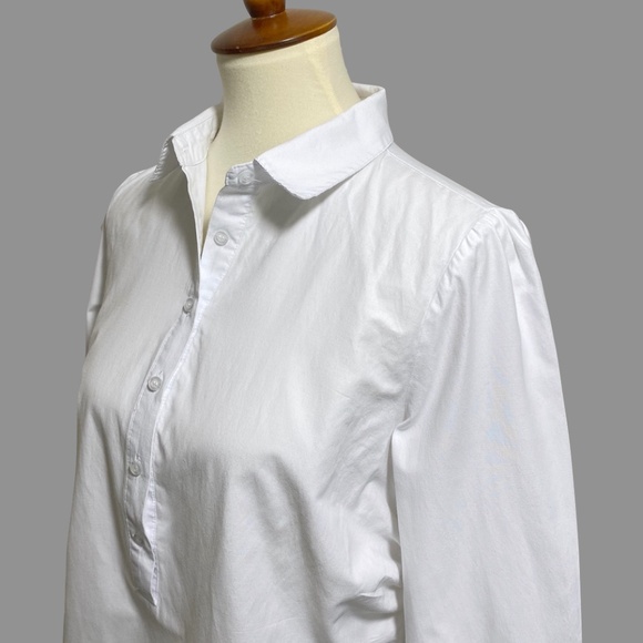18 Centimeters Classic White Button Down with Cinched Side Size Medium - Picture 7 of 12
